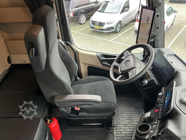 Standard tractor Mercedes-Benz Actros 1845 Streamspace / 518 dkm / Tacho V2 / ...