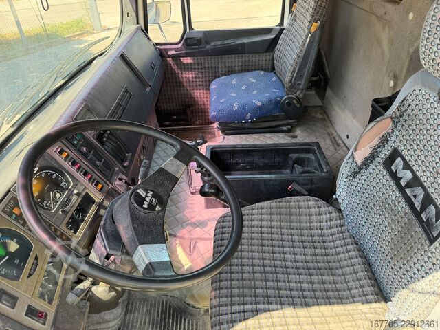 Concrete pump truck MAN 33 362 DF