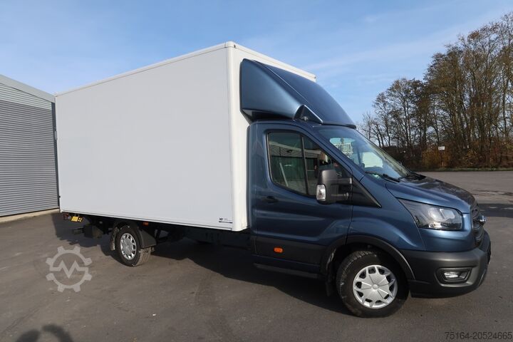 Transporter mit Koffer Ford Transit