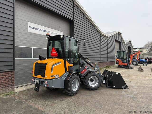 GIANT G2700 HD+ with cab mini loader NEW GIANT G2700 HD+ met cabine minishovel NIEUW