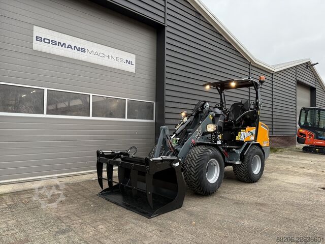 Giant Pelican Bucket Agri 140 cm GIANT Pelikaanbak Agri 140cm