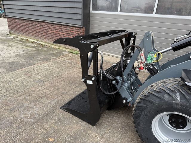 Giant Pelican Bucket Agri 140 cm GIANT Pelikaanbak Agri 140cm