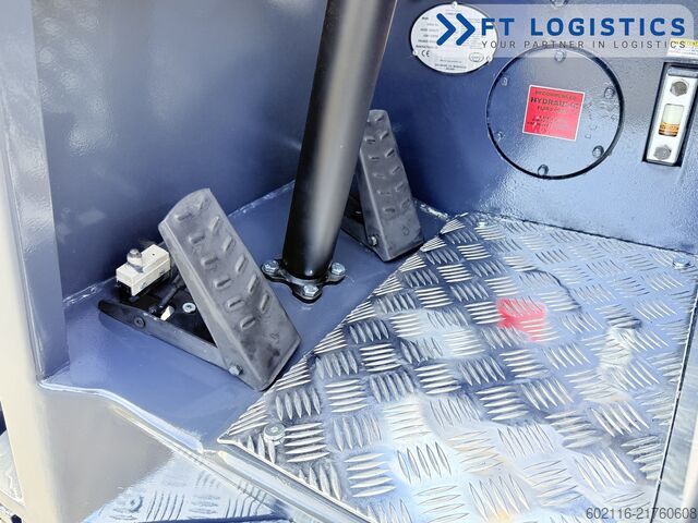 4-way forklift Combilift CB3000 GAS TRIPLEX 4900 FREE-LIFT