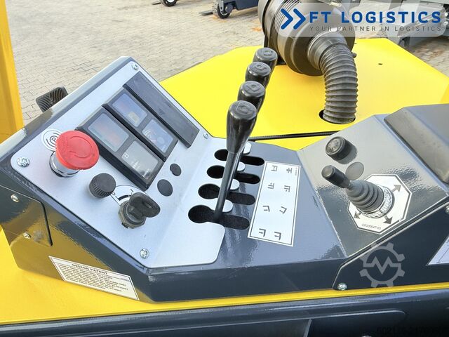 4-way forklift Combilift CB3000 GAS TRIPLEX 4900 FREE-LIFT