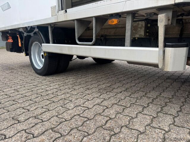 Kühltransporter IVECO Daily 35C14 Tiefkühlkoffer mit LBW **Carrier***