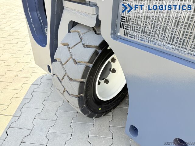 4-way forklift Combilift CB4500 GAS TRIPLEX 6400 FORK POSITIONER