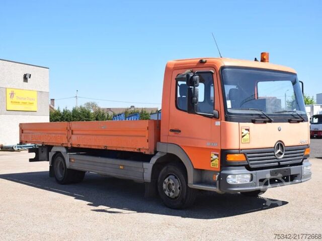 Loading platform Mercedes-Benz Atego 818