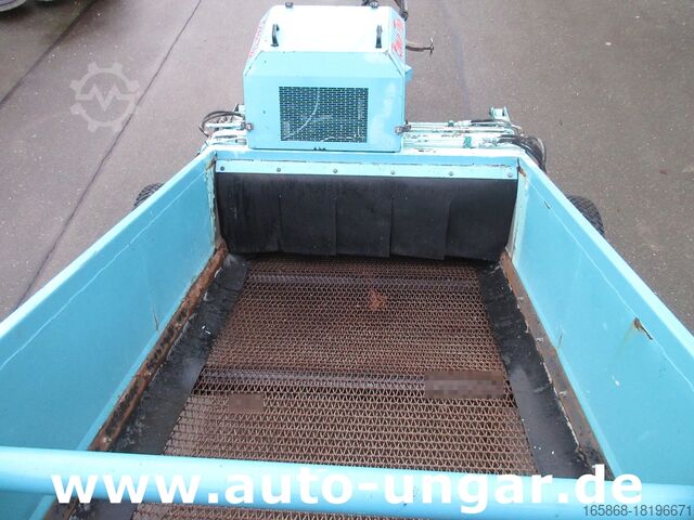 Municipal vehicle Kässbohrer BeachTech STR 2000 BeachCleaner