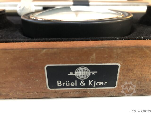 Pistonphone Acoustic Calibrator Brüel & Kjaer 4220
