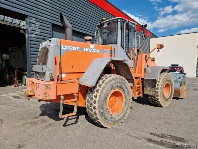 Wheel loader Hitachi LX170E