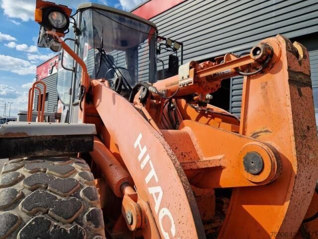 Wheel loader Hitachi LX170E