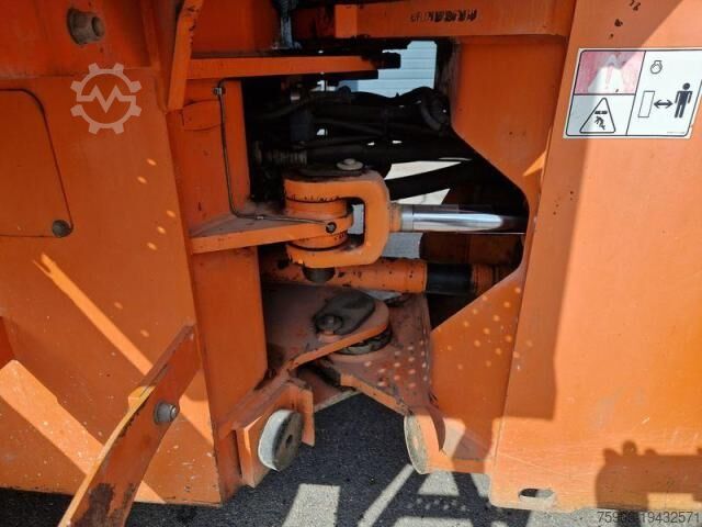 Wheel loader Hitachi LX170E