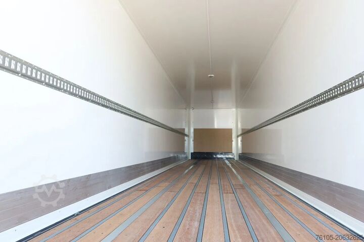 Box body Wielton 3 Asser. Gesloten met Dhollandia klep 2500 kg L...