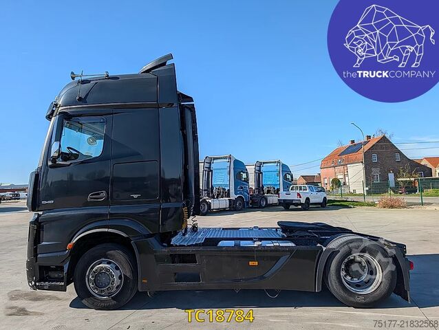 Standard-SZM Mercedes-Benz Actros 1948