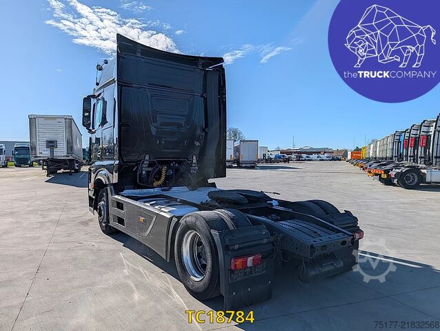 Standard-SZM Mercedes-Benz Actros 1948