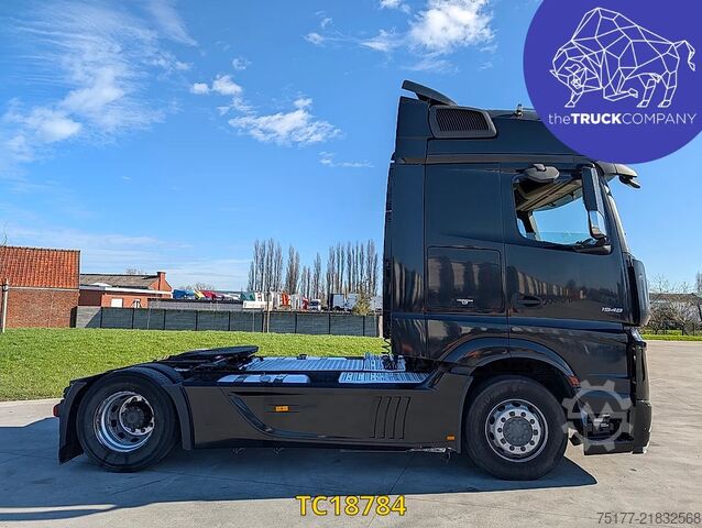 Standard-SZM Mercedes-Benz Actros 1948