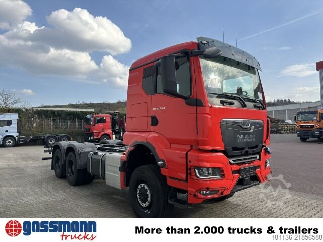 Standard tractor unit MAN TGS 33.540 6x6 BB CH, Navi, Motorabtrieb