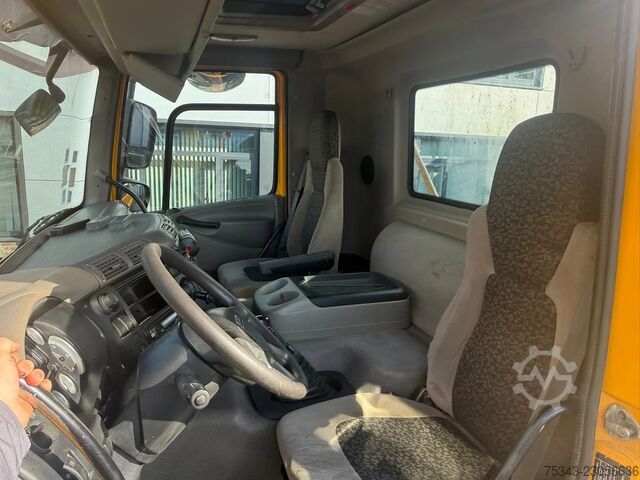 DAF CF 85.410 | HMF 1820 | AJK Hydrolift | 6x4 | Year 2009 | Only 300.000KM DAF CF 85.410 | HMF 1820 | AJK Hydrolift | 6x4 | Ye...