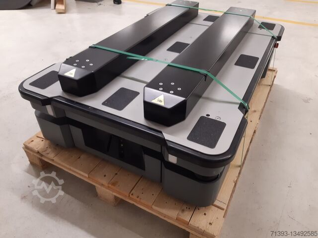 Industrial robot MiR MiR500 EU pallet lift