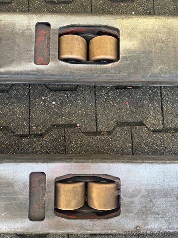 Hochhubwagen Linde L14