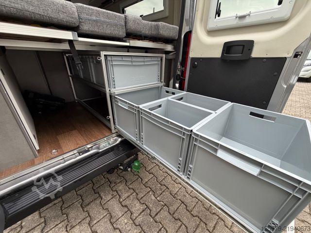 Kastenwagen Wohnmobil / Campervan PÖSSL Summit 640 R