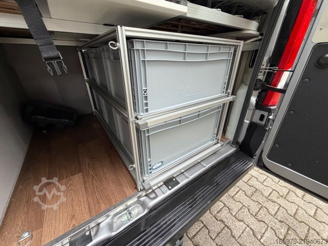 Kastenwagen Wohnmobil / Campervan PÖSSL Summit 640 R