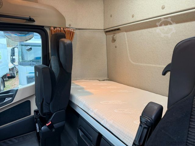 Flatbed truck with tarp MERCEDES-BENZ Actros 2545 / Retarder / Volumenzug