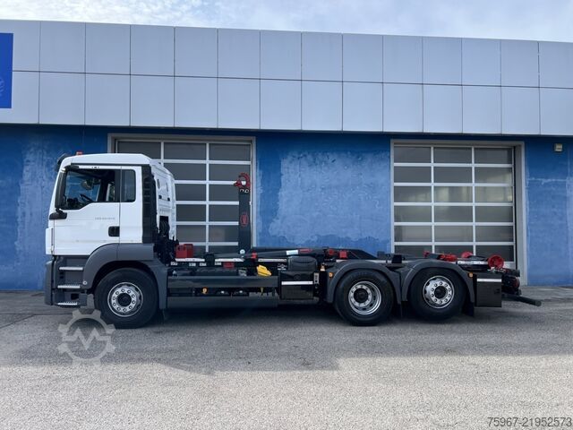 Roll-off tipper truck MAN TGS 26.470