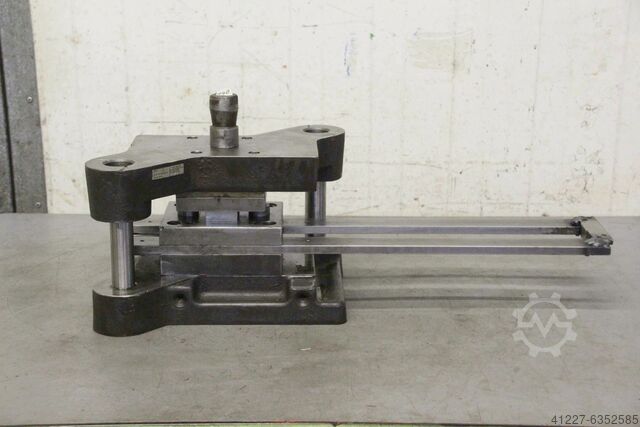 2 column punching tool VEB Auer Werkzeugbau A 125 x 250