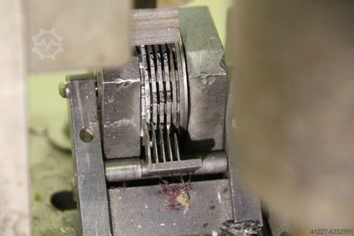 2 SĂ€ulen Stanzwerkzeug unbekannt 450/265/H305 mm