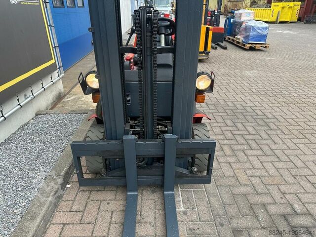 VS-22274 Electric triplex forklift Linde E12 with sideshift LINDE E12/324