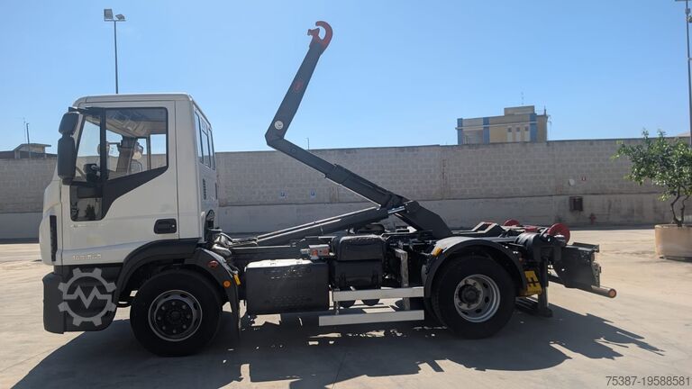 Hook lift truck iveco 140E28