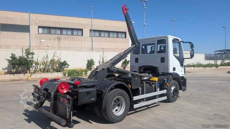 Hook lift truck iveco 140E28