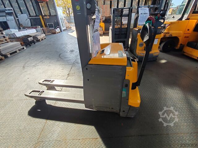 Hochhubwagen Jungheinrich EJD 120 2021y/ 2m/ 3703mh