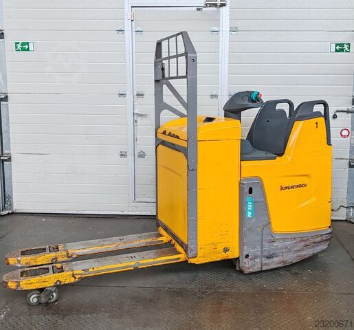 Niederhubwagen Jungheinrich ERE 225 2.5t/ 2021y/ 4431h
