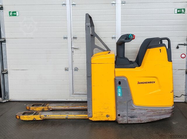 Niederhubwagen Jungheinrich ERE 225 2.5t/ 2021y/ 4431h