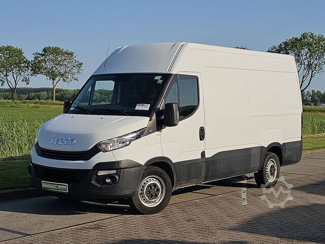 High-roof van IVECO DAILY