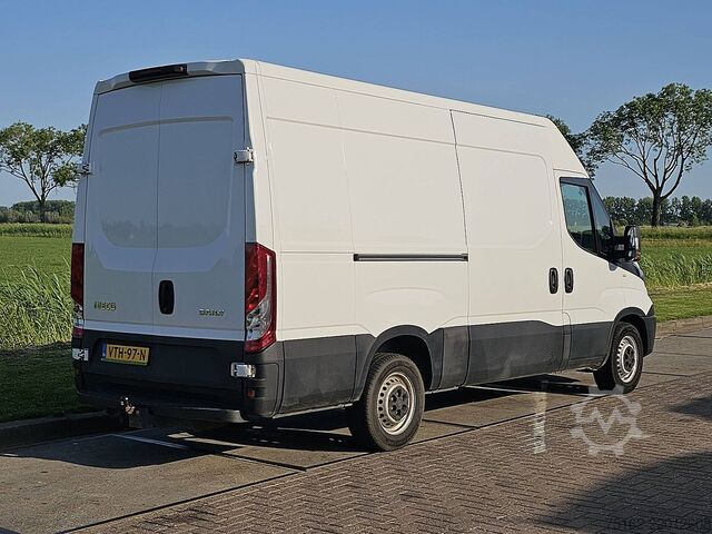 High-roof van IVECO DAILY