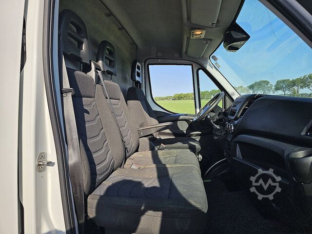 High-roof van IVECO DAILY