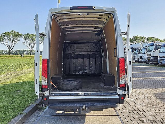 High-roof van IVECO DAILY