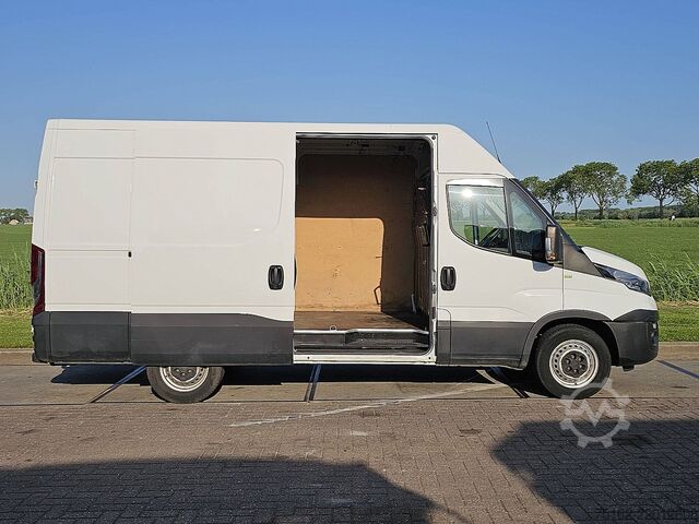 High-roof van IVECO DAILY