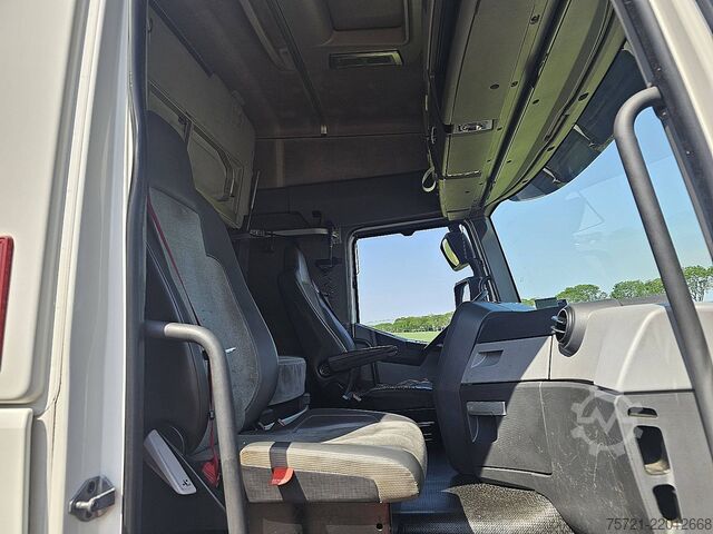 Standard-SZM RENAULT T 460