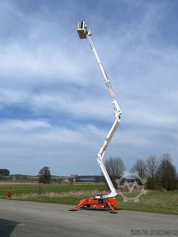 Gelenkteleskoparbeitsbühne EasyLift RA 21