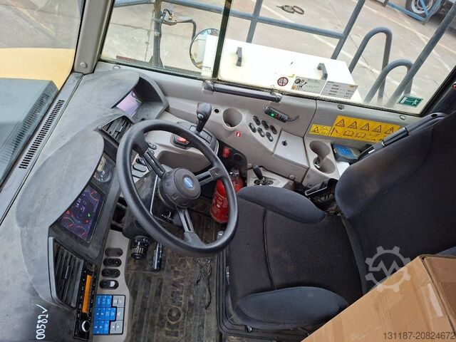 Muldenfahrzeug Komatsu HM 300-3