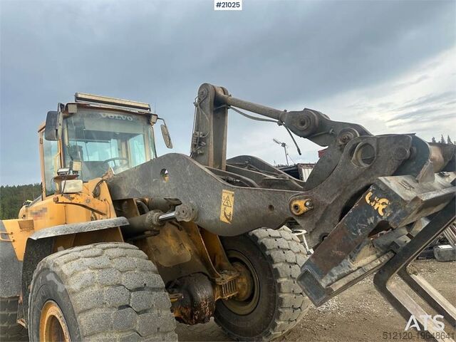 Wheel loader Volvo L120E wheel loader w/ weight, bucket and overhaule