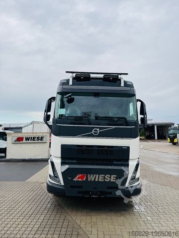LKW mit Pritsche (offen) VOLVO FH540 10x4 mit F1150 Ladekran, Sattelzugmaschine
