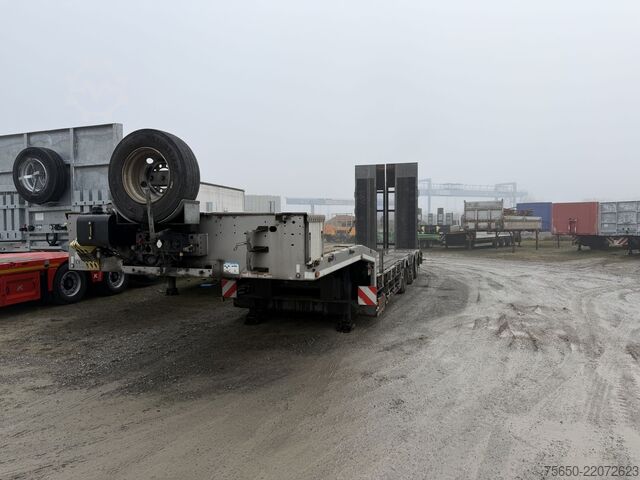 Low loader semitrailer Humbaur HTS30  3 Achs Satteltieflader mit Radmulden