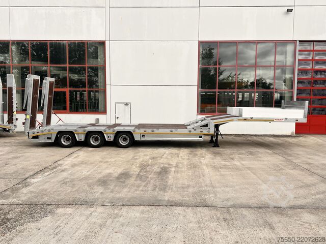 Low loader semitrailer Möslein ST 3  3 Achs Satteltieflader neu
