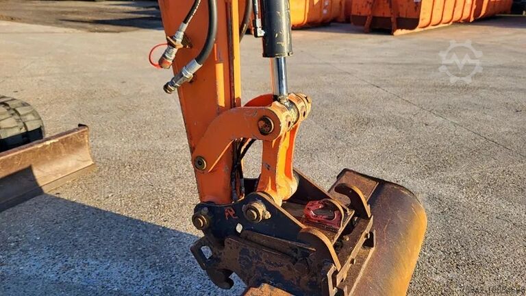 Crawler excavator Hitachi ZX65USB-5A CLR