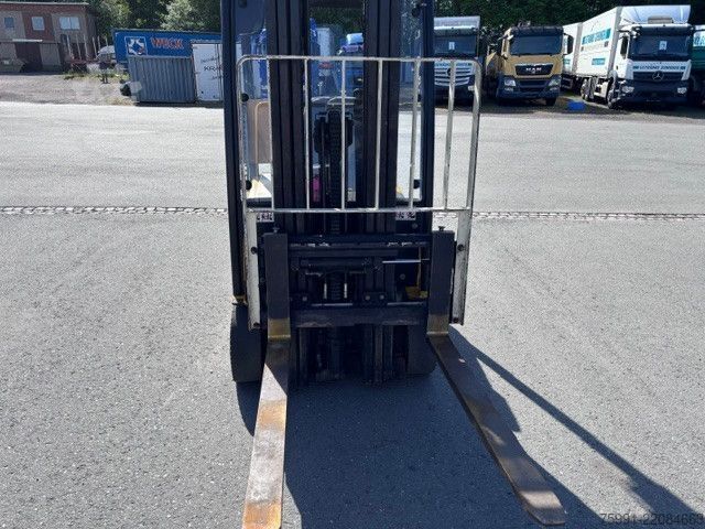 Schmalgangstapler YALE Elektrostapler  ERP 16VT Lasthöhe4900 mm